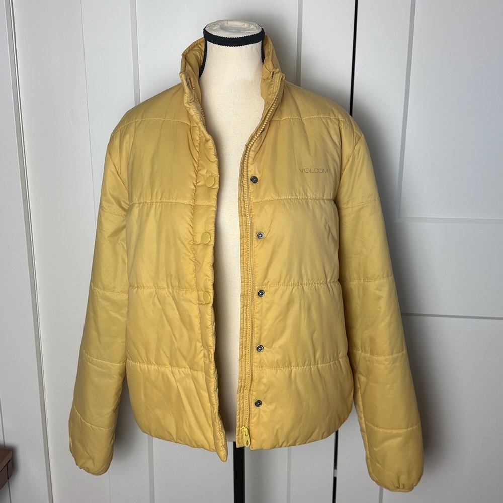 Volcom Women's Not Enuff Puff Jacket Dust Gold Small